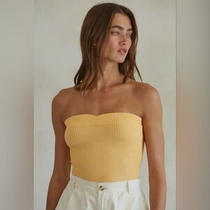 🆕🤍BUFF ORANGE TUBE TOP